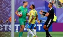 Neymar discute com Nyland