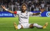 SP - BRASILEIRÃO/SANTOS X CHAPECOENSE - ESPORTES - O atacante Neymar durante a partida entre Santos e Chapecoense válida pelo Campeonato Brasileiro, na Vila Belmiro, em Santos neste sábado, 25 de julho de 2026. 25/07/2026 - Foto: THEO DAOLIO/MODUSFOCUS/ESTADÃO CONTEÚDO