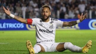 SP - BRASILEIRÃO/SANTOS X CHAPECOENSE - ESPORTES - O atacante Neymar durante a partida entre Santos e Chapecoense válida pelo Campeonato Brasileiro, na Vila Belmiro, em Santos neste sábado, 25 de julho de 2026. 25/07/2026 - Foto: THEO DAOLIO/MODUSFOCUS/ESTADÃO CONTEÚDO