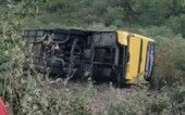 Ônibus com romeiros tomba em Canindé e deixa dois mortos no CE