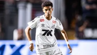 Santos troca Robinho Jr por Juninho na camisa do atacante