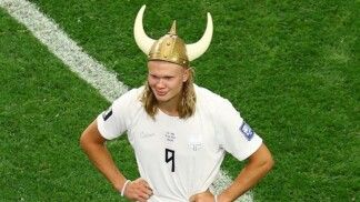 Capacete com chifres: o mito viking que a Copa expôs