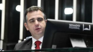 foto mostra rodrigo pacheco