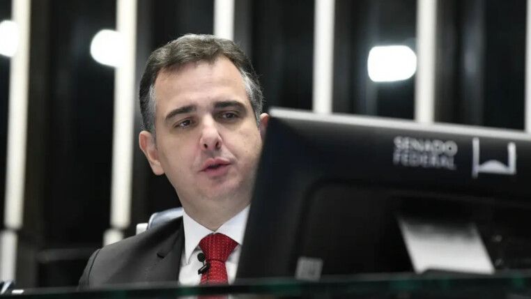 foto mostra rodrigo pacheco