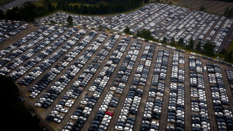Pátio da montadora Volkswagen, em São Bernardo do Campo, na Grande São Paulo