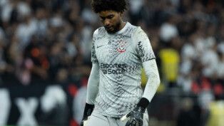 Hugo Souza na derrota do Corinthians no clássico - Foto: JOISEL AMARAL/AGIF - AGÊNCIA DE FOTOGRAFIA/ESTADÃO CONTEÚDO