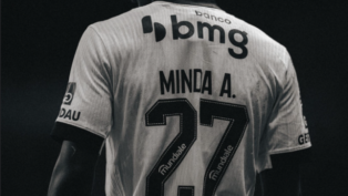 Alan Minda quase marca para o galo. Foto: Pedro Souza / Atlético