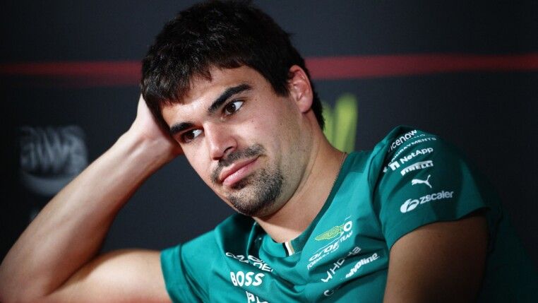 Lance Stroll da Aston Martin durante a coletiva de imprensa (Foto: REUTERS/Guglielmo Mangiapane)