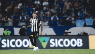 Zagueiro vira baixa por tempo indeterminado e deve perder sequência de jogos