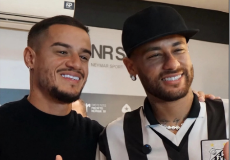 Coutinho e Neymar na vitória do Santos sobre o Cruzeiro na Vila Belmiro - Foto: Reprodução/@neymarjrsiteoficial no Instagram