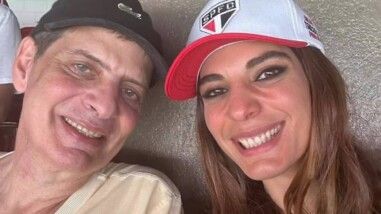 Andréia Sadi e o pai Carlos Sadi