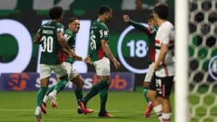 O jogador Murilo, da SE Palmeiras, comemora seu gol contra a equipe do São Paulo FC, durante partida válida pela vigésima sétima rodada, do Campeonato Brasileiro, Série A, na arena Nubank Parque