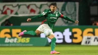 O jogador Gustavo Gómez, da SE Palmeiras, em jogo contra a equipe do São Paulo FC, durante partida válida pela vigésima sétima rodada, do Campeonato Brasileiro, Série A, na arena Nubank Parque.
