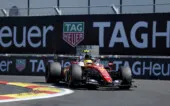 Lewis Hamilton, da Ferrari , durante o treino livre. (Foto: REUTERS/Jon Nazca)