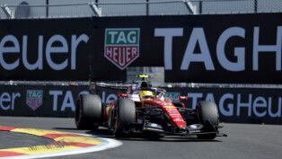 Lewis Hamilton, da Ferrari , durante o treino livre. (Foto: REUTERS/Jon Nazca)