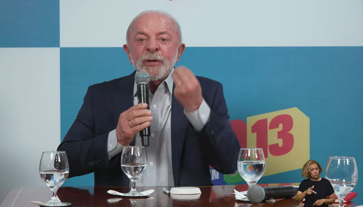 Photo: tmc.com.br Lula Labels Flávio a Militiaman During Live Stream