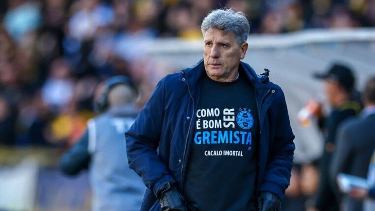 Renato Gaucho dirigindo o Grêmio